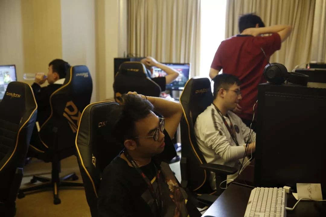 官方： Karmine Corp 确定了LEC 2026赛季的阵容