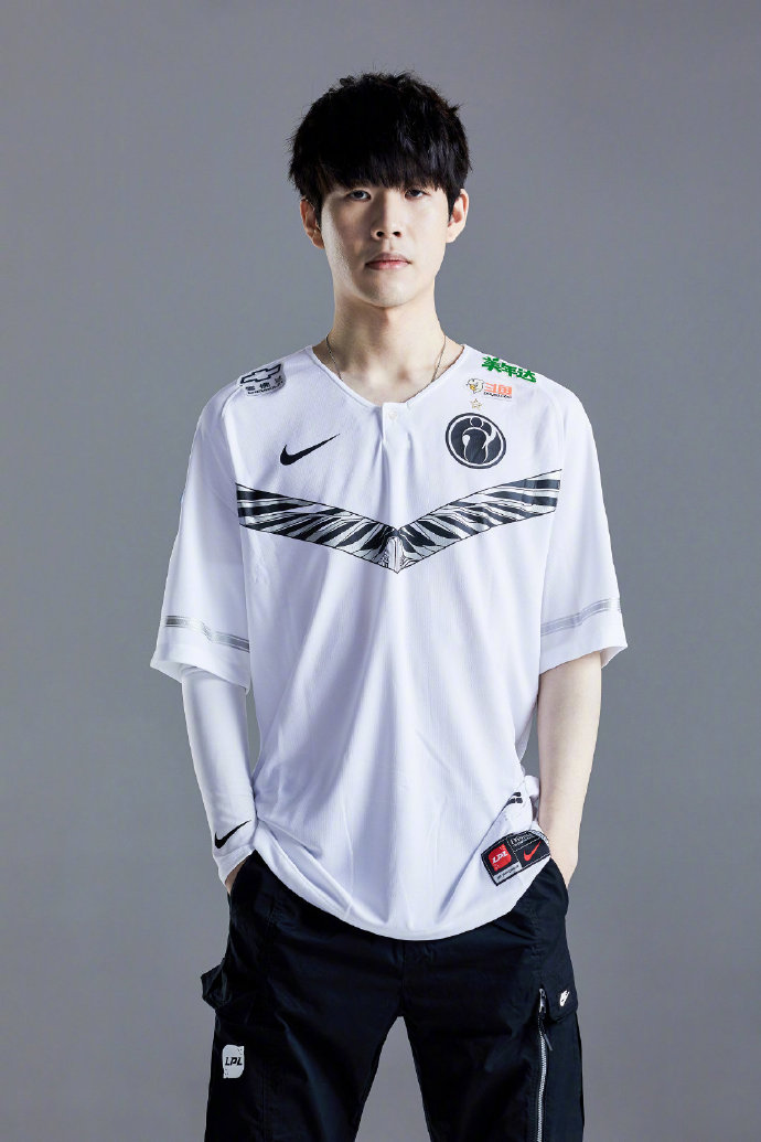 翻中翻中翻！Lwx狂杀 icon队终极团战一波爆炸不敌Doinb队