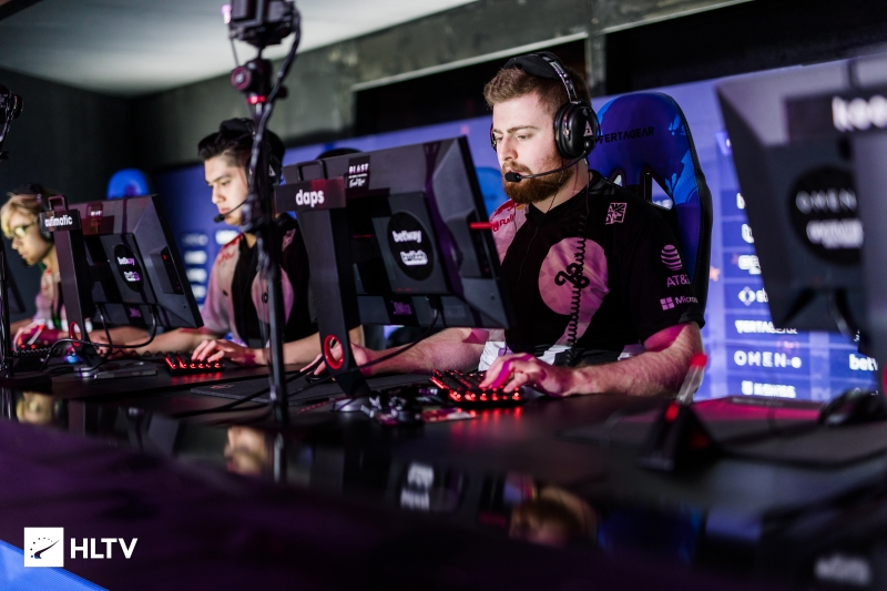 英雄麦克疯 Breathe ：下路线很好，要ALL IN冲进去了