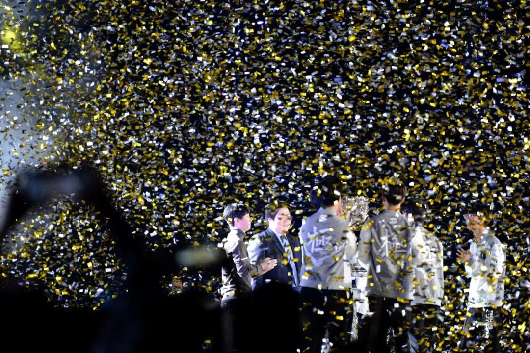 S赛小组赛首轮战罢，三队没输过两人没阵亡